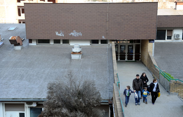 Мајка дошла по дете у вртић и доживела шок: Васпитачице везале дечаку руке и затвориле га у купатилу ?!