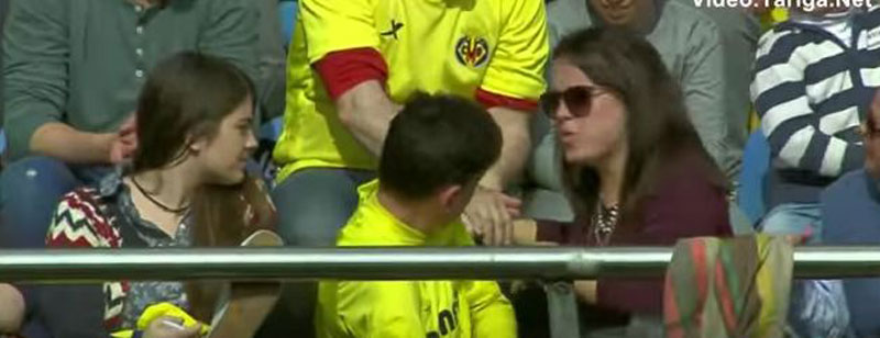 ВИДЕО: Девојка на трбинама пала у несвест, после Месијевог ударца