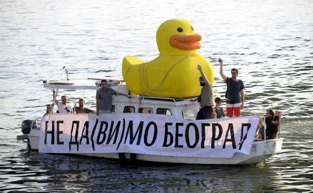 Ко је против Београда на води?