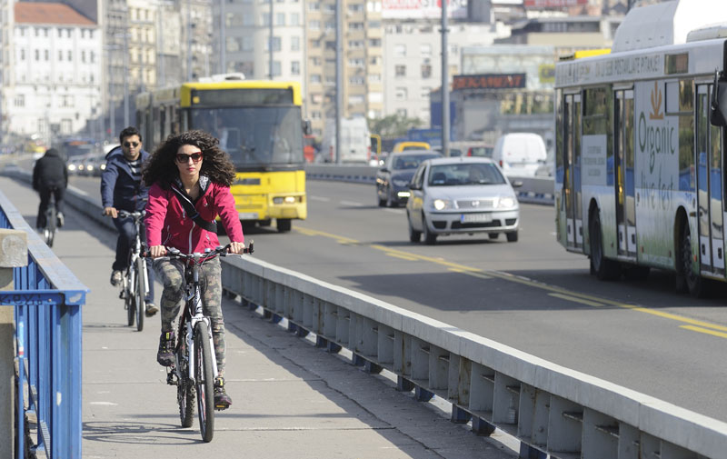 Бициклисти траже поправку Бранковог моста