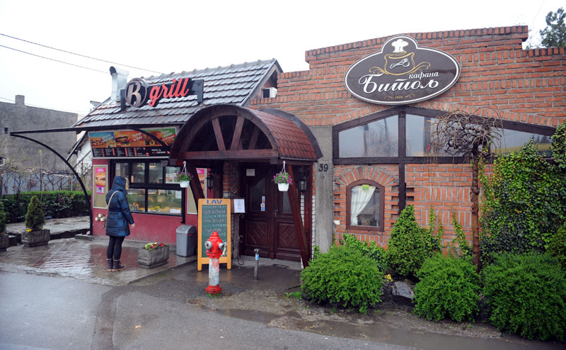 Наручио вињак па умро