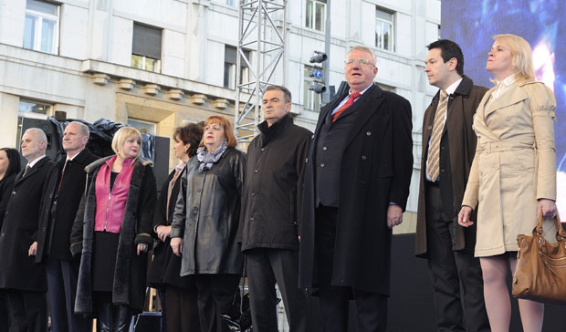 ЗАВРШЕН МИТИНГ РАДИКАЛА: Шешељ: Србија да тражи укидање Хага и повратак осуђених