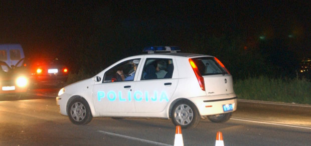Троје повређено у удесу на Ибарској, међу њима два полицајца