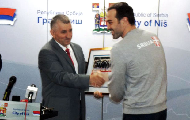 Победник припада победницима