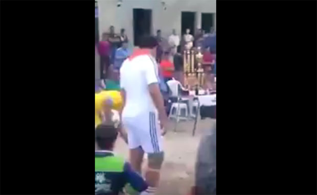 ПОГЛЕДАЈТЕ: Тренутак када је бомбаш-самоубица убио 30 људи на стадиону (ВИДЕО)