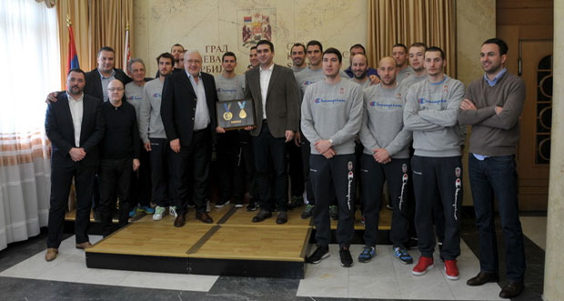 Делфини шампиони хуманости