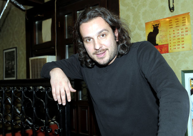 ОПРОШТАЈ ОД ГЛУМЦА: Андрија Милошевић: Друже мој. Буди ми спокојан. Одбранићу те; Минут ћутања у Атељeу 212 