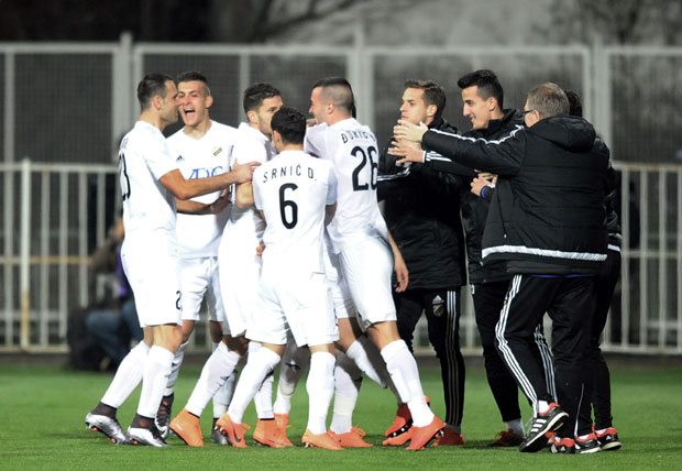 Чукарички славио у Лучанима, Радоњић дебитовао голом