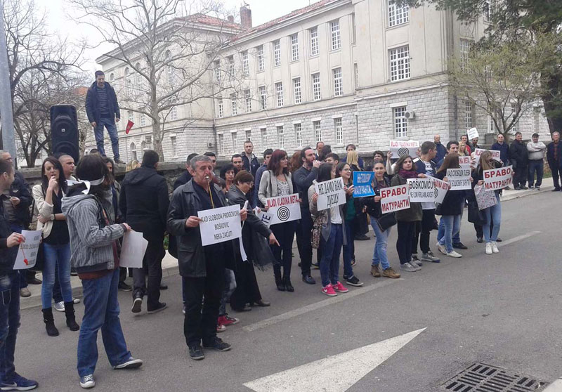 Даниловград: Матуранте кажњавају због протеста против НАТО