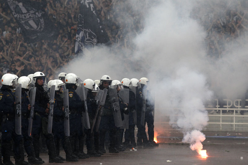 Грчка не дозвољава финале Купа, УЕФА прети избацивањеа