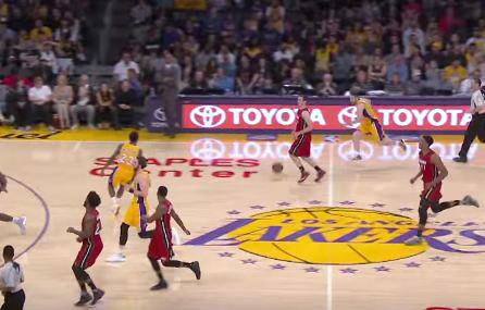 ВИДЕО: Уертас одушевио публику сјајном “крађом”