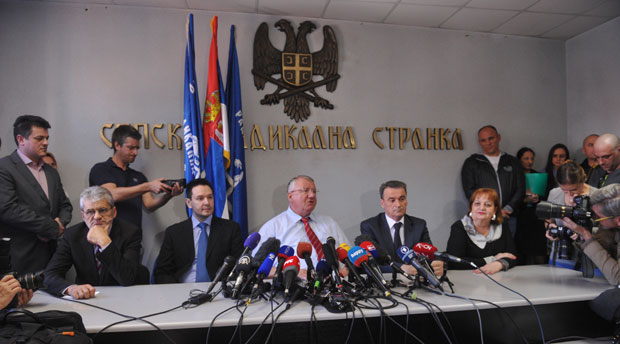 Шешељ после пресуде на Твитеру: Колинда, спреми се спреми, ускоро ти долазим у званичну посету!