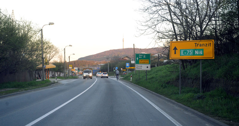 Раковица: Бебу пронашли у жбуњу крај пута