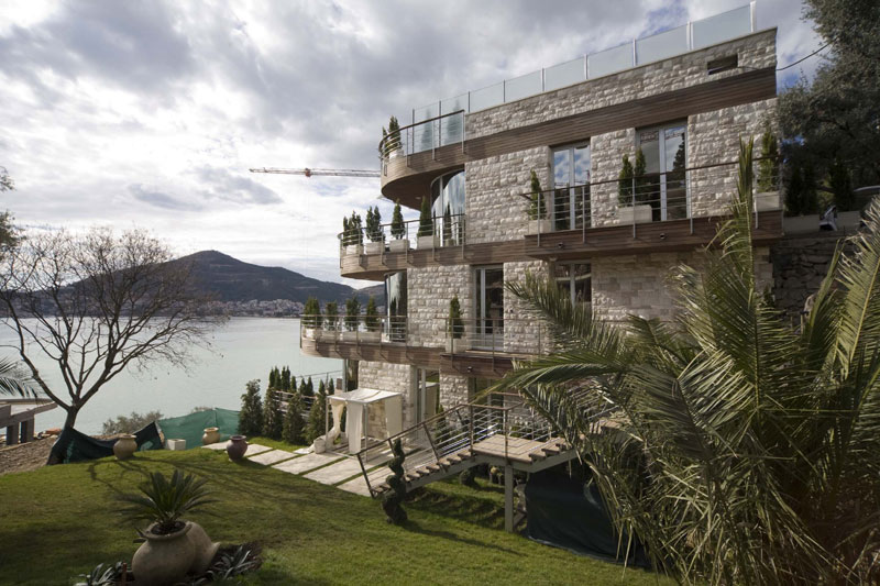 Будва: Госте дочекали - багери