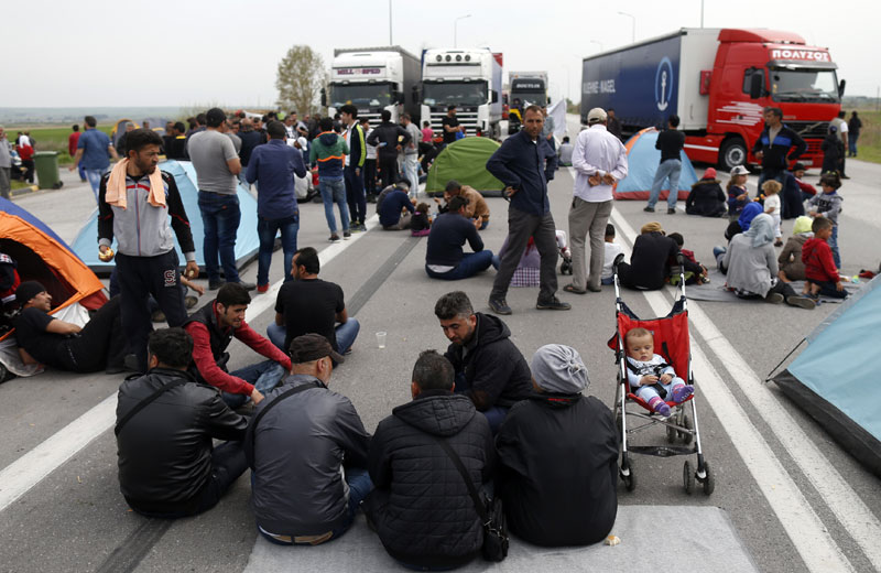 Грчка: Имигранти блокирали аутопут од границе ка Солуну