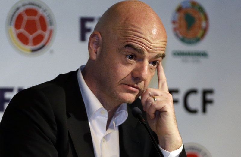 Председник ФИФА игра фудбал на јужноамеричкој турнеји