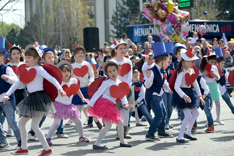 Фешту режирали малишани