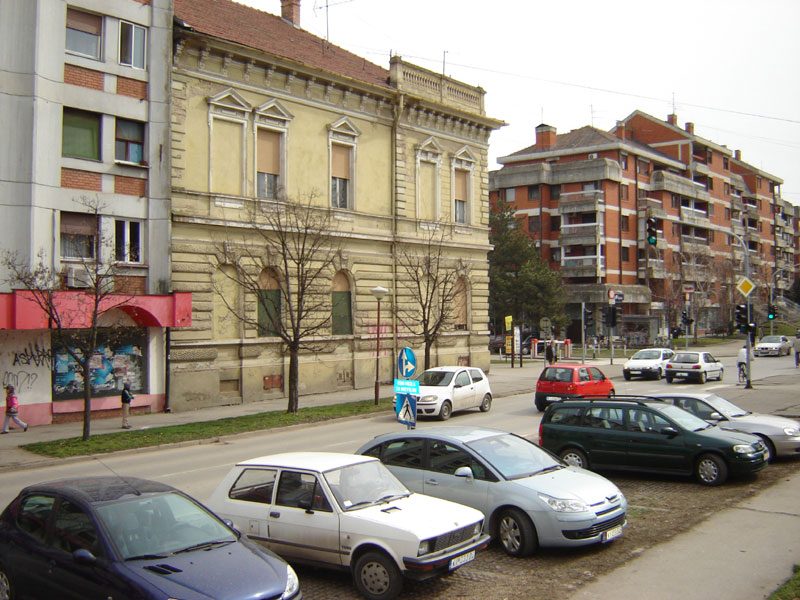 Град преузима паркинг