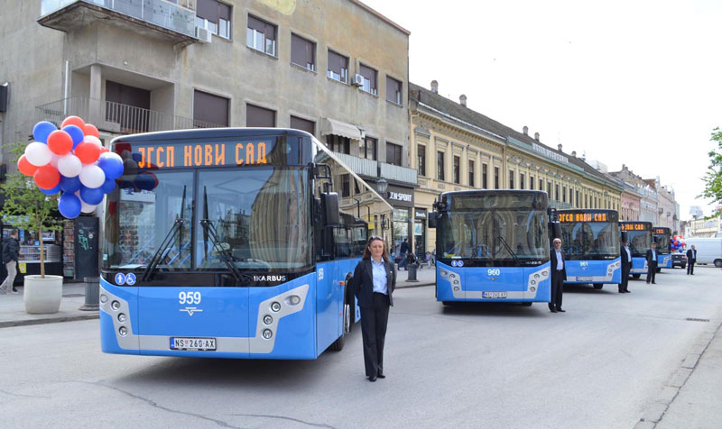 На линијама још пет икарбусева