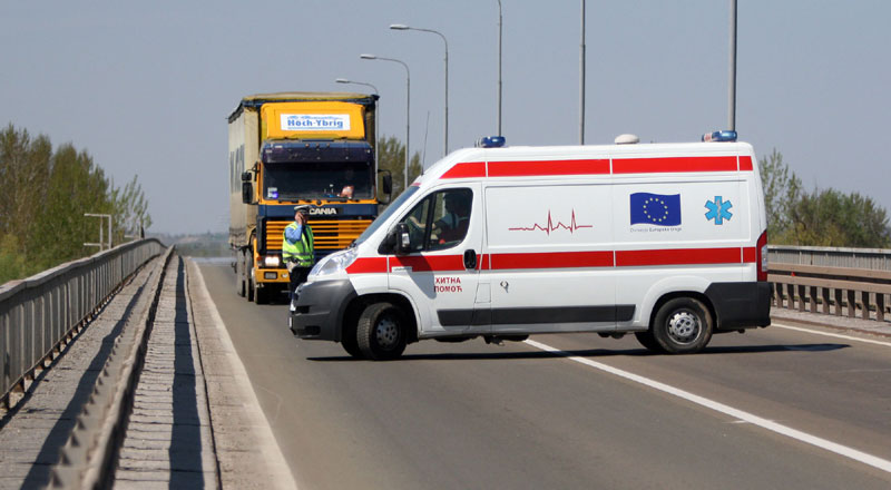 Шлепер покосио раднике Војске
