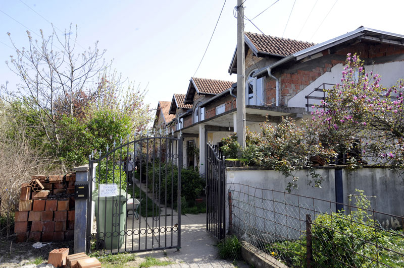 Инспектори у породичној кући Марјановића, узели кутију за синтисајзер и лук и стреле!