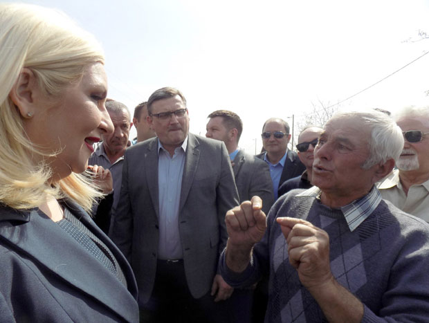 Асфалтирали уместо града