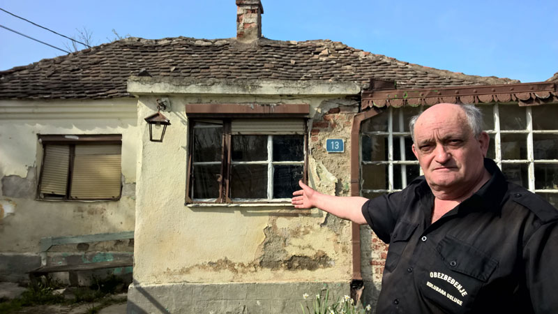 Другом Живићу сазидали кућу