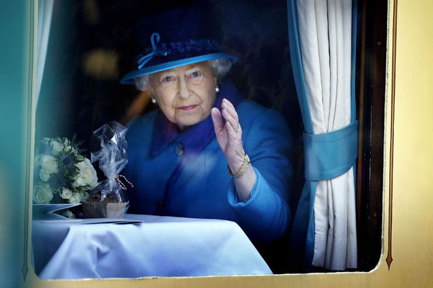 На рођендану краљице Елизабете Кајли Миног и Џејмс Блант