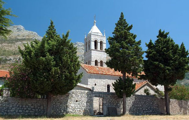 Режевићи: Забранили обнову храма