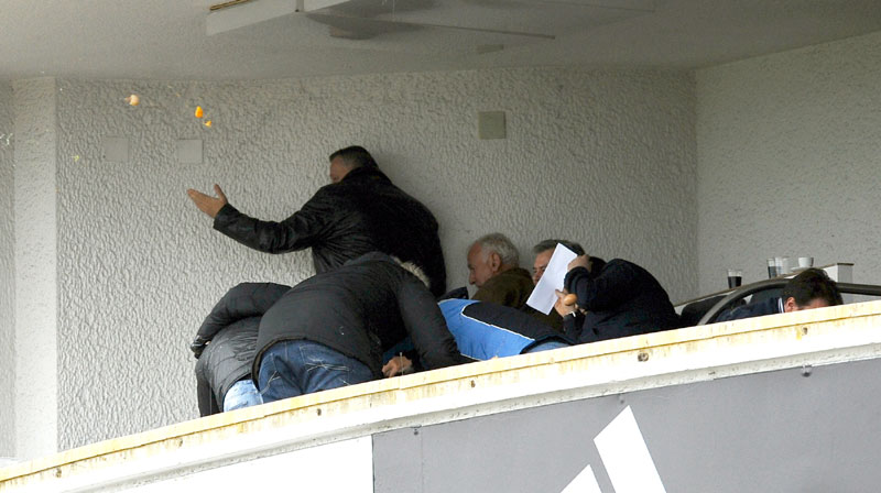 Гробари јајима гађали челнике Партизана