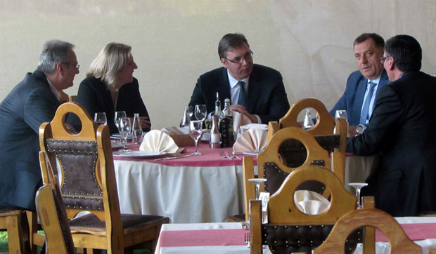 Вучић: Важно је што грађани Српске осећају сигурност због Србије 