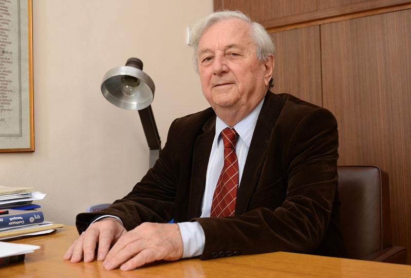 Гаси се Друштво за борбу против рака