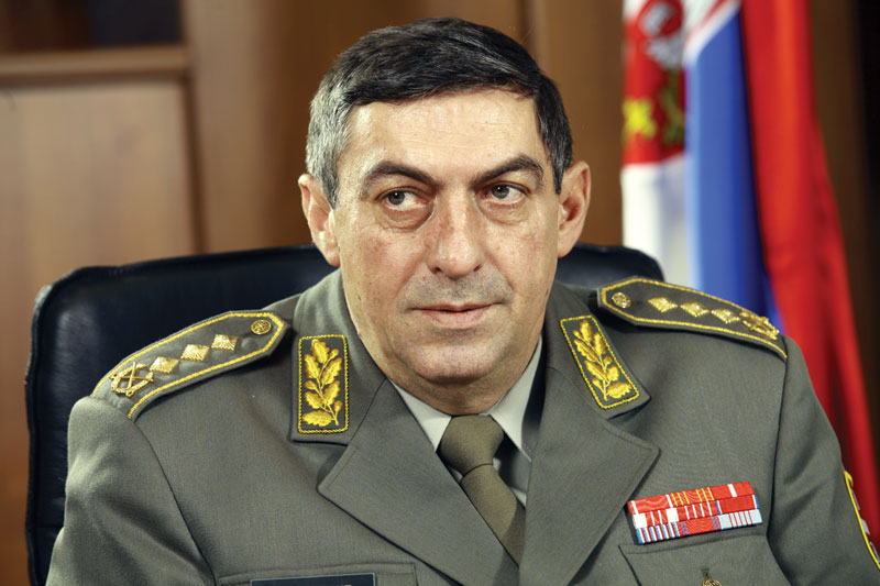 Генерал Диковић посетио снаге на граници Србије и Македоније