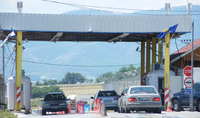 Приштина уводи забрану за српске личне карте!