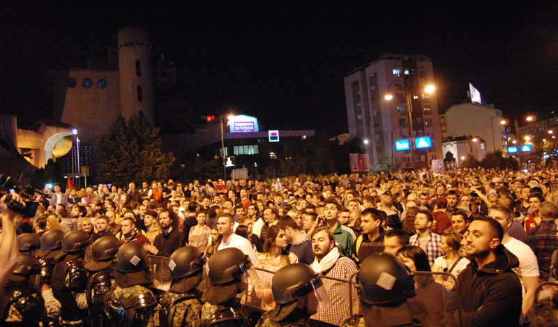 Aнтивладини протести широм Македоније: Лидери одлазе у Беч – народ остаје на улици?