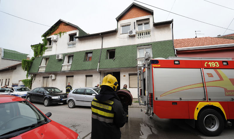 Нови Сад: Пожар прогутао старца