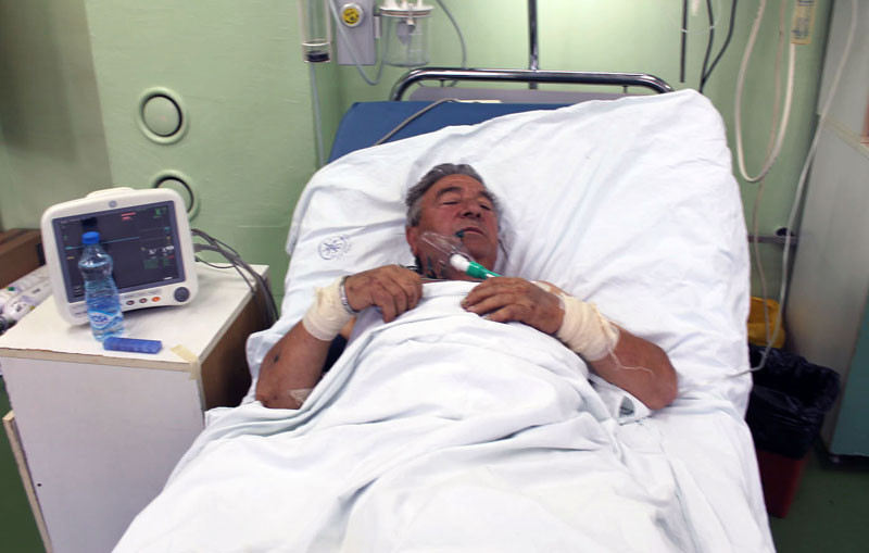 Фреза му исекла ноге