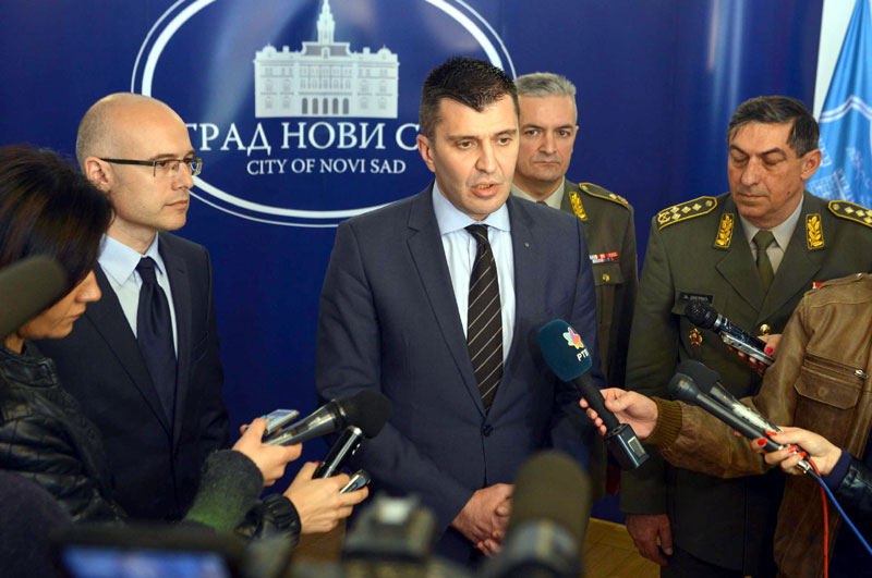 Договор у Новом Саду: Војна база на Дунаву