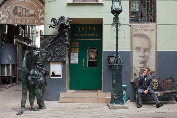 Трагом Пушкина, Гогоља...