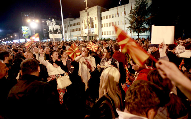 Антивладини протести у Скопљу: Траже оставку Иванова, Груевски да иде у затвор
