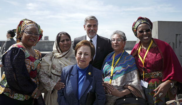 Клуни на челу марша Јермена (ВИДЕО)
