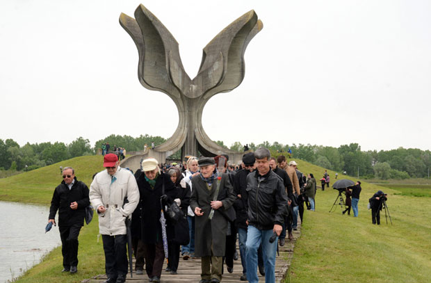 Трећа комеморација жртвама Јасеновца: Усташки злодух над Хрватском!