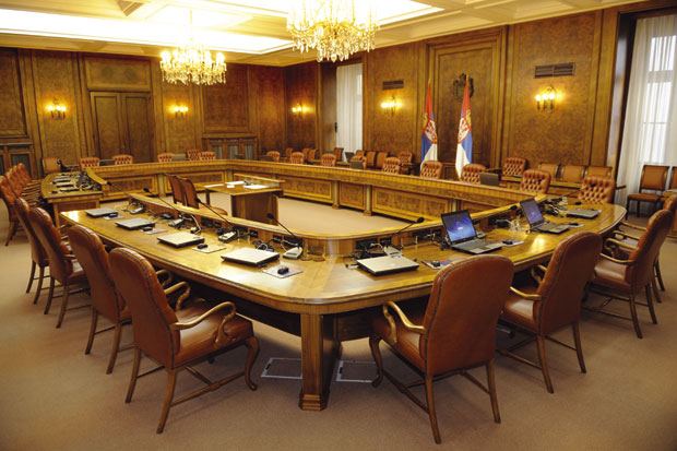 Вучић може сам да влада