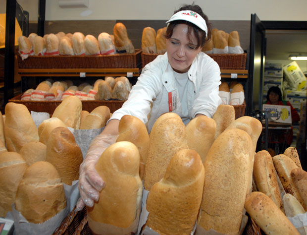 Љубичаста погача није за српску трпезу