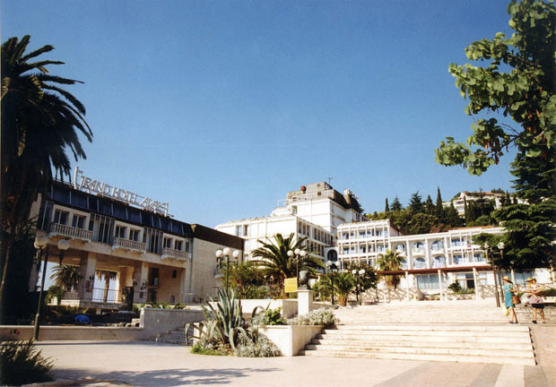 Колапс око Будве: Плаћају пенале због пропалих излета