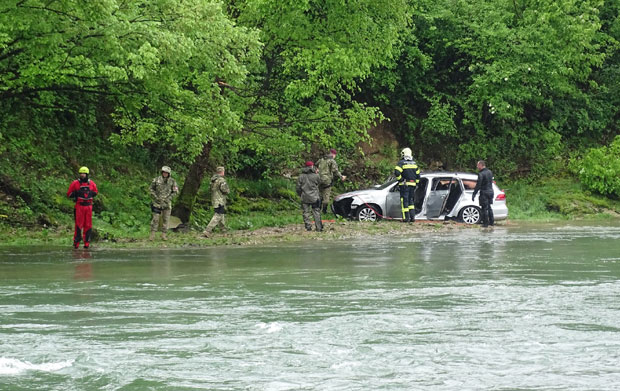 Аутомобили завршили у Врбасу