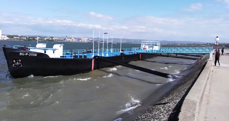 Дунав прогутао “Миљацку”, капетан срећом испливао