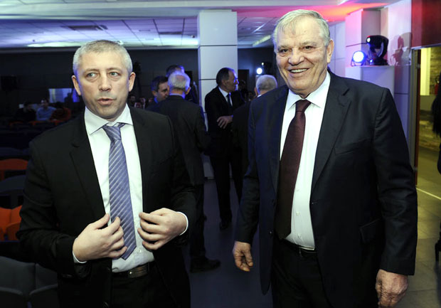 КРАЈ ВЛАДАВИНЕ: Кокеза председник ФСС, Караџићу улога саветника