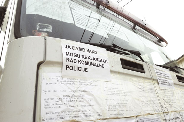 Камион посвађао комшије