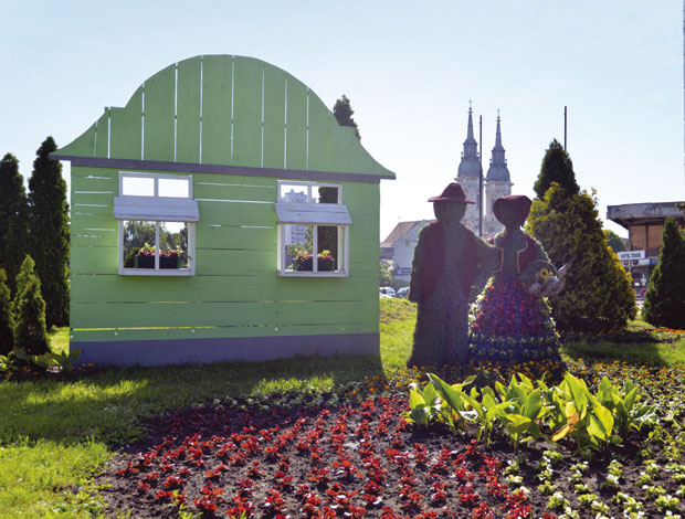 Банаћани носе ношње од цвећа